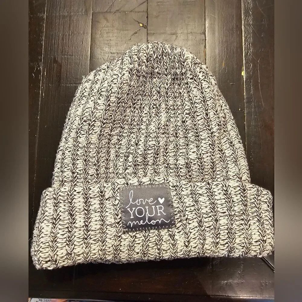 Loveโyourโmelonโbeanieโblackโandโwhite